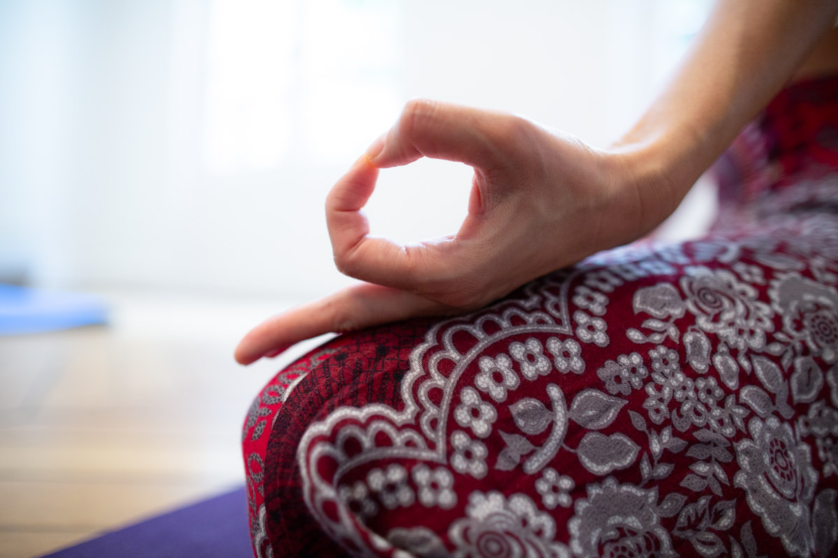 ramy-yoga-lessons-individuals-office-1200px-013