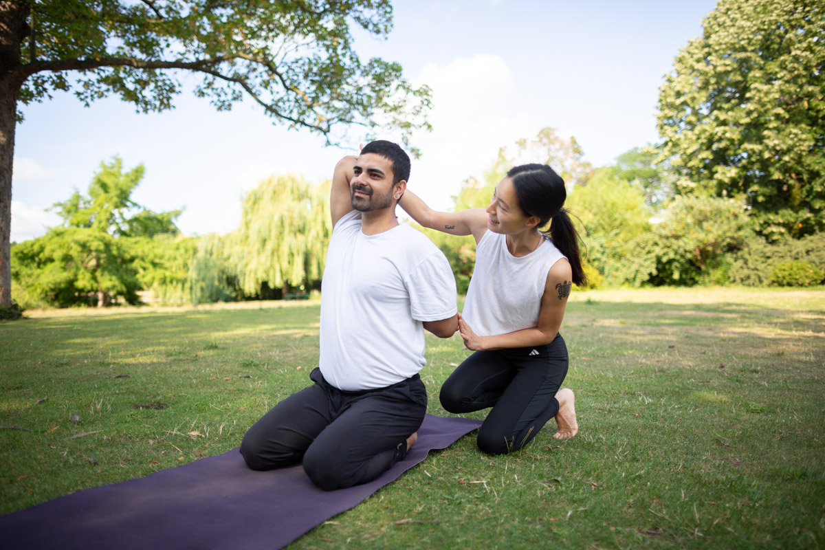 ramy-yoga-lessons-outside-runner-sport-1200px-018